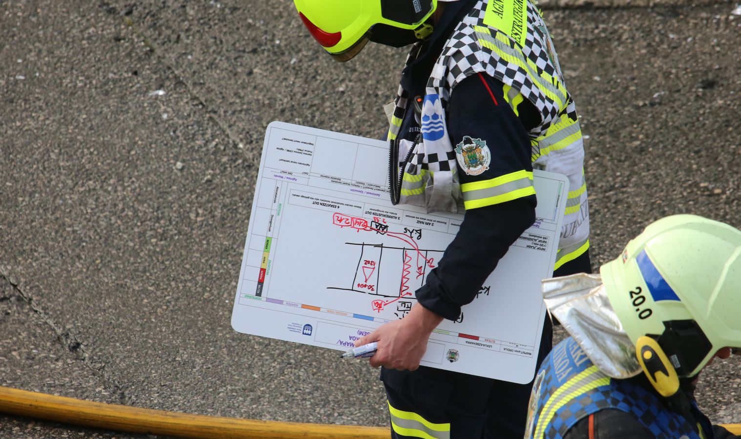 Un incendio calcina una empresa de aislamientos situado en el polígono Ugaldetxo de Oiartzun que, afortunadamente, no ha dejado heridos