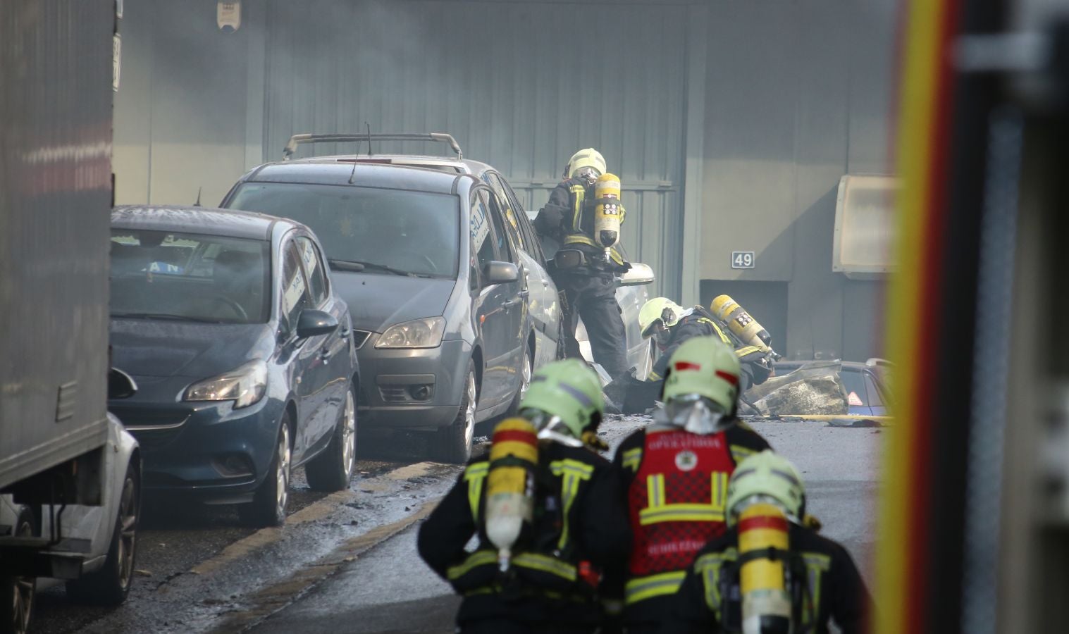 Un incendio calcina una empresa de aislamientos situado en el polígono Ugaldetxo de Oiartzun que, afortunadamente, no ha dejado heridos