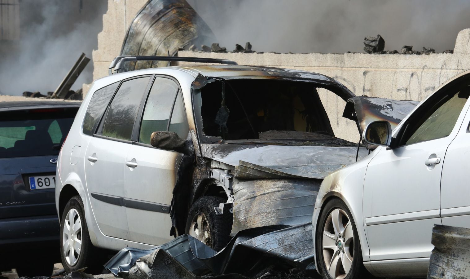 Un incendio calcina una empresa de aislamientos situado en el polígono Ugaldetxo de Oiartzun que, afortunadamente, no ha dejado heridos