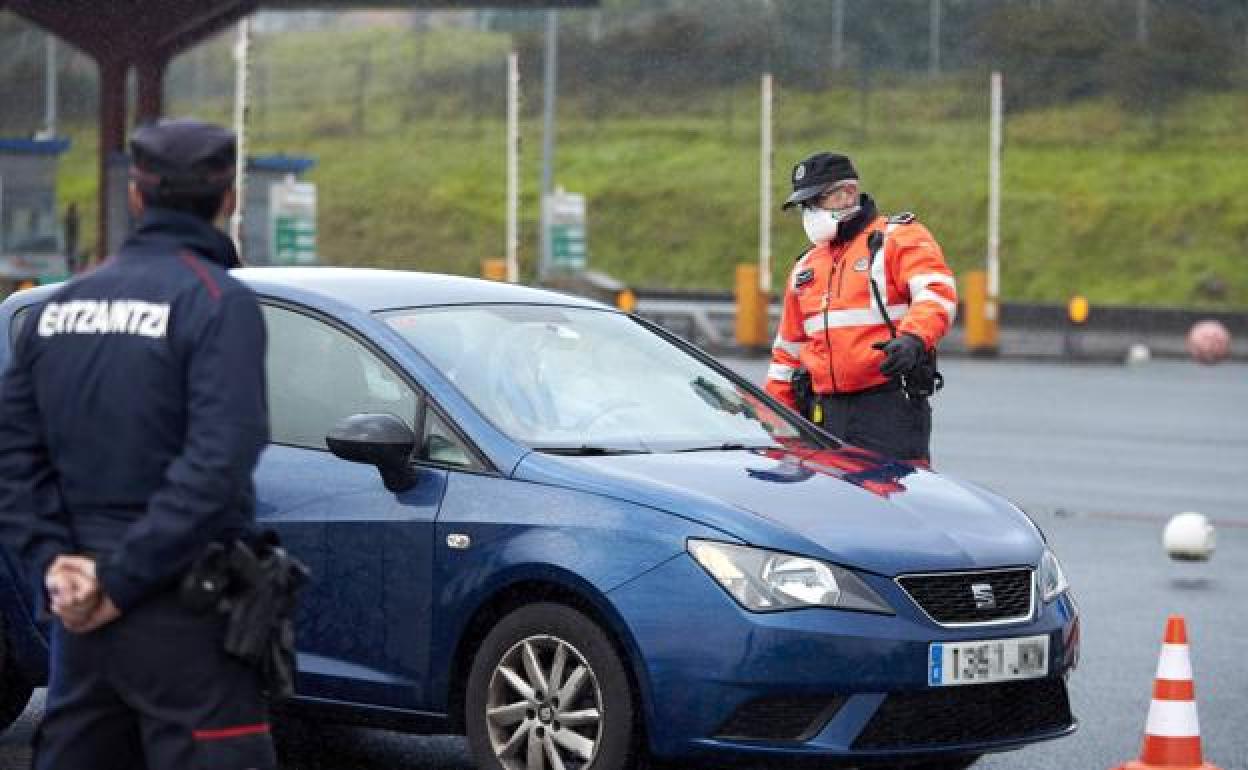 Un control de la Ertaintza en un peaje.