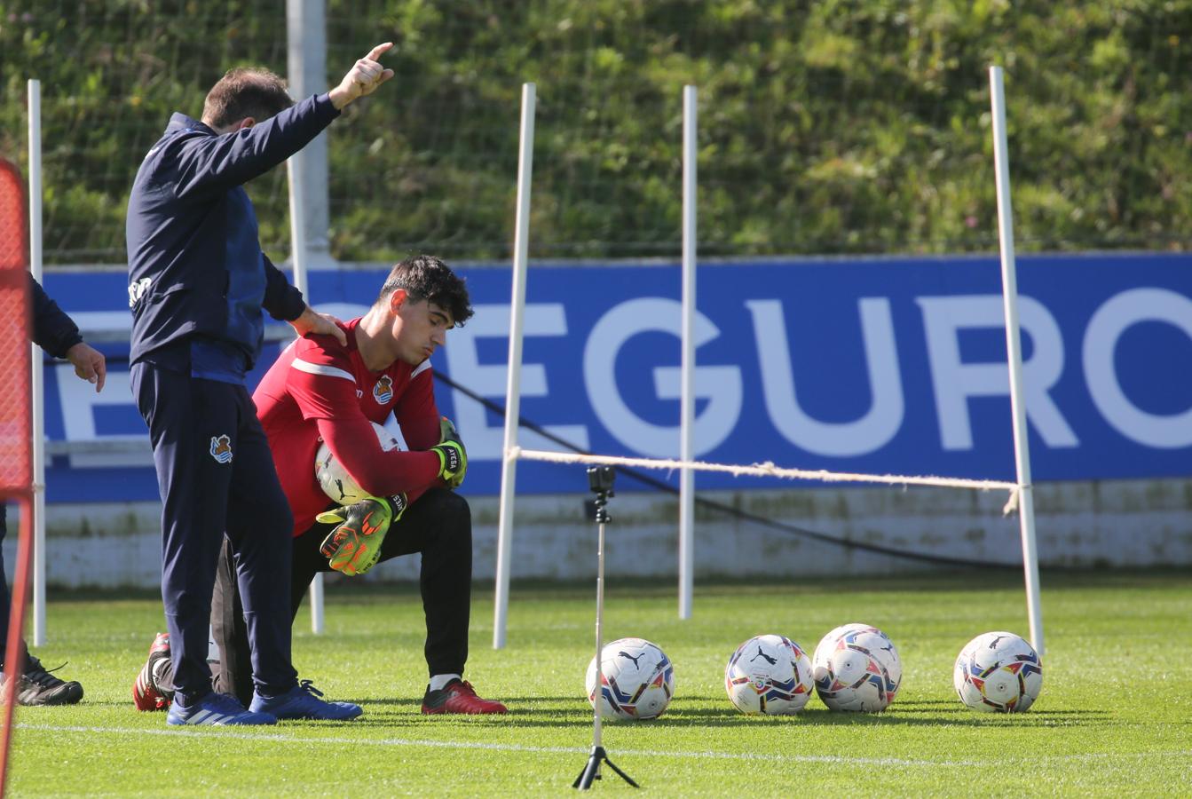 El lateral zurdo es duda para el partido del domingo, aunque todavía no está descartado. 