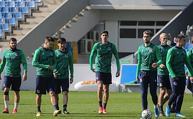 Real Sociedad: Nacho Monreal no se entrena y es seria duda para Granada