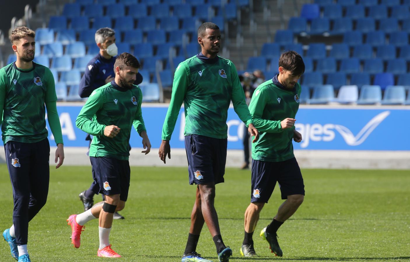 El lateral zurdo es duda para el partido del domingo, aunque todavía no está descartado. 