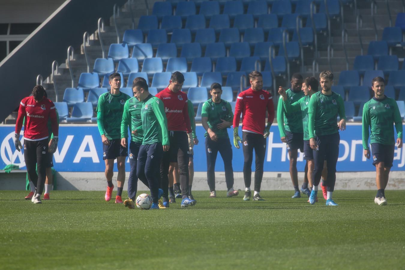 El lateral zurdo es duda para el partido del domingo, aunque todavía no está descartado. 
