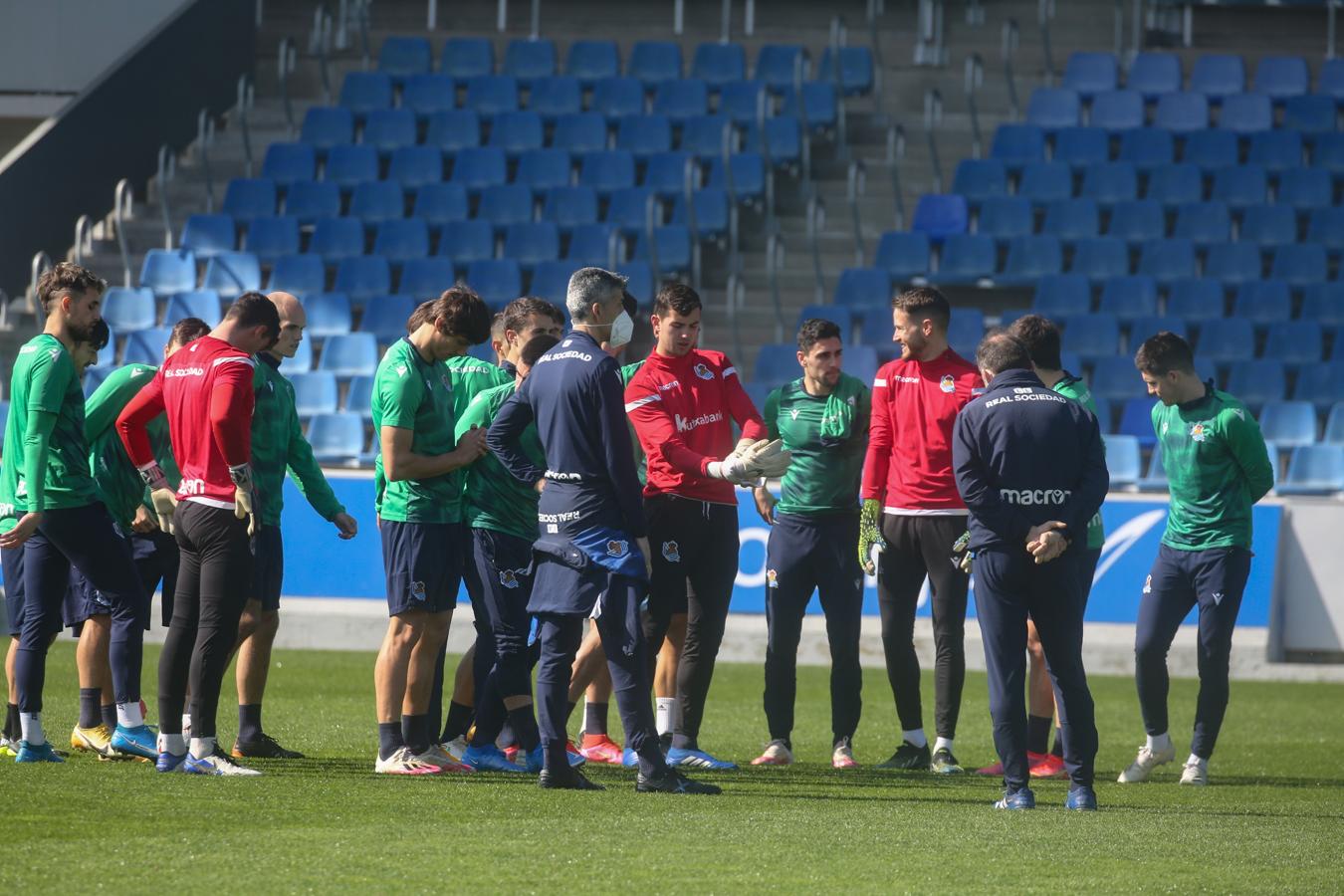 El lateral zurdo es duda para el partido del domingo, aunque todavía no está descartado. 