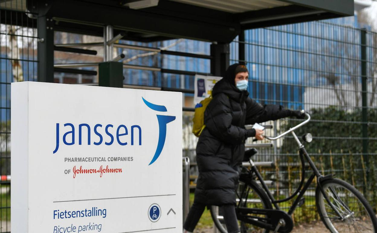 Euskadi espera recibir unas 250.000 dosis de la vacuna de Janssen en el segundo trimestre para elevar el ritmo de inmunización