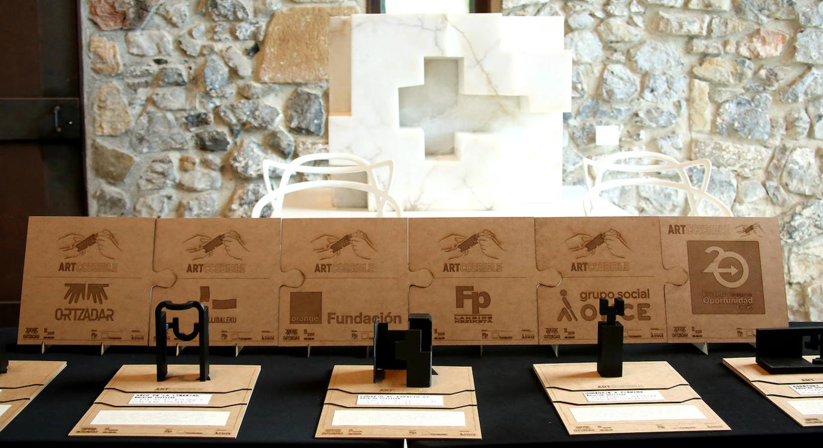 Una original iniciativa basada «en la empatía y la innovación» aúna a los estudiantes de formación profesional de Ortzadar, la ONCE, Chillida Leku y la Fundación Orange. 