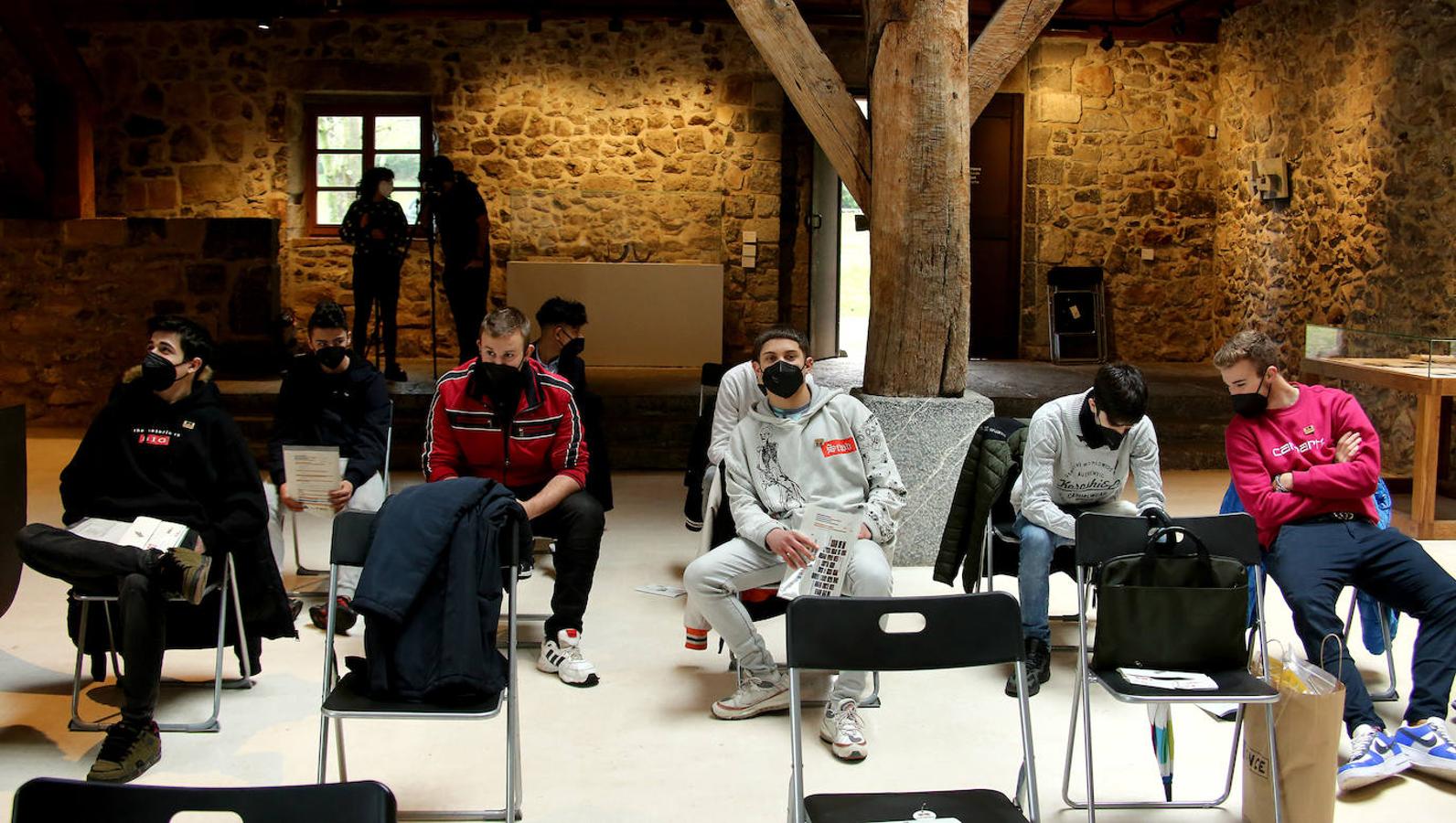 Una original iniciativa basada «en la empatía y la innovación» aúna a los estudiantes de formación profesional de Ortzadar, la ONCE, Chillida Leku y la Fundación Orange. 