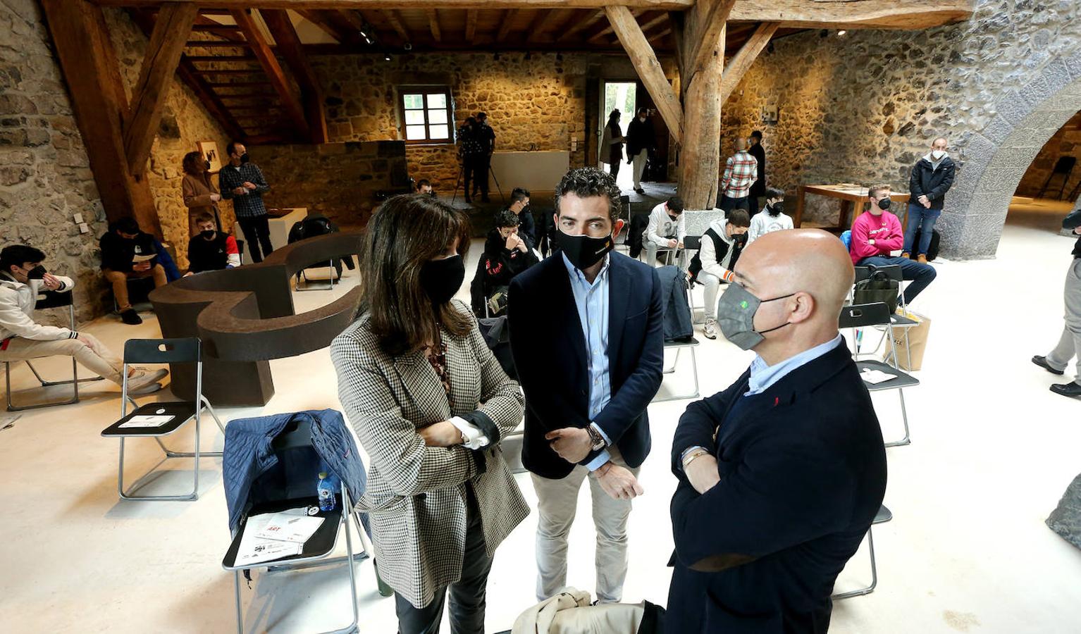 Una original iniciativa basada «en la empatía y la innovación» aúna a los estudiantes de formación profesional de Ortzadar, la ONCE, Chillida Leku y la Fundación Orange. 