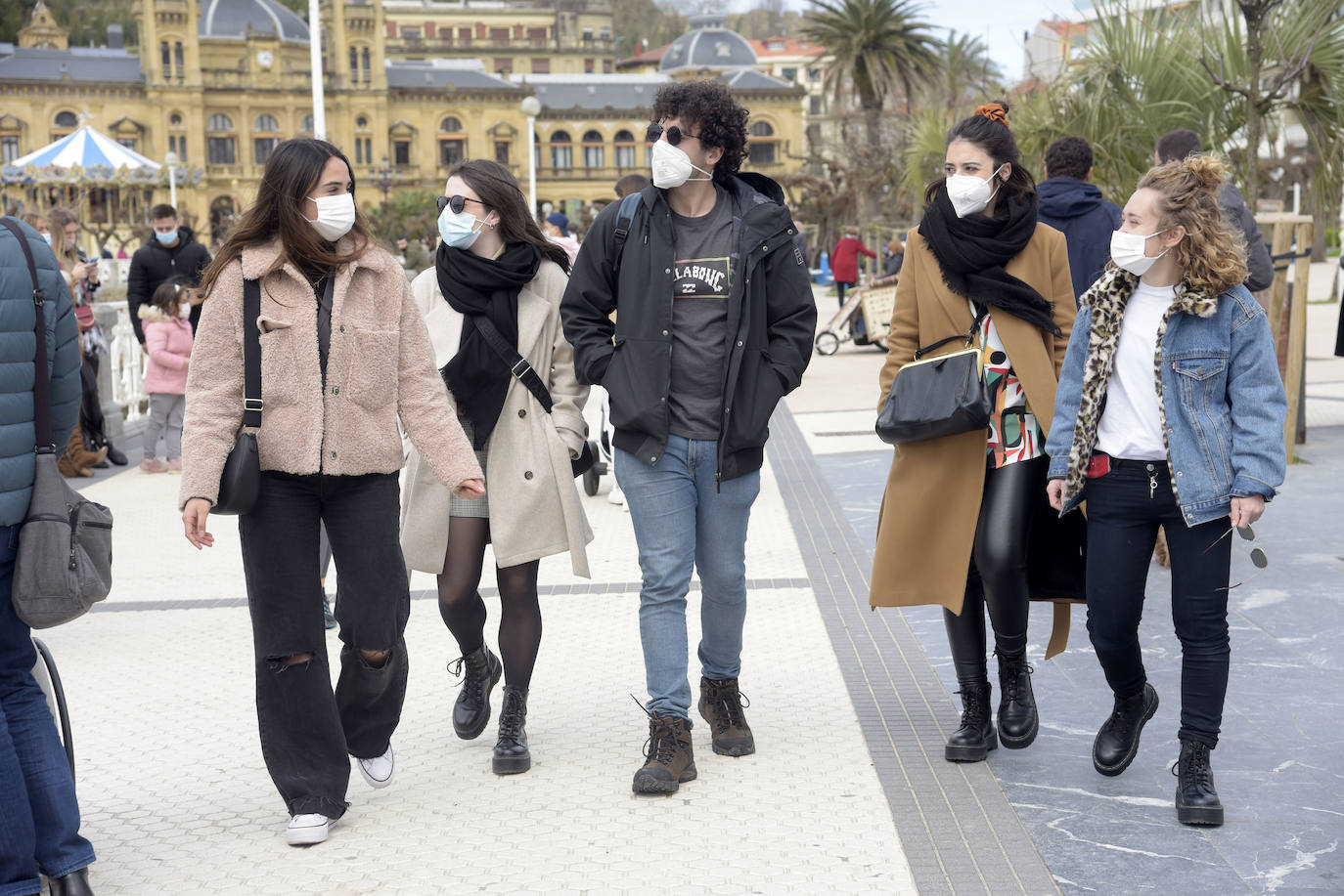 Miles de guipuzcoanos estrenaron este sábado el fin de la limitación con salidas a Bizkaia y Araba, y a segundas residencias