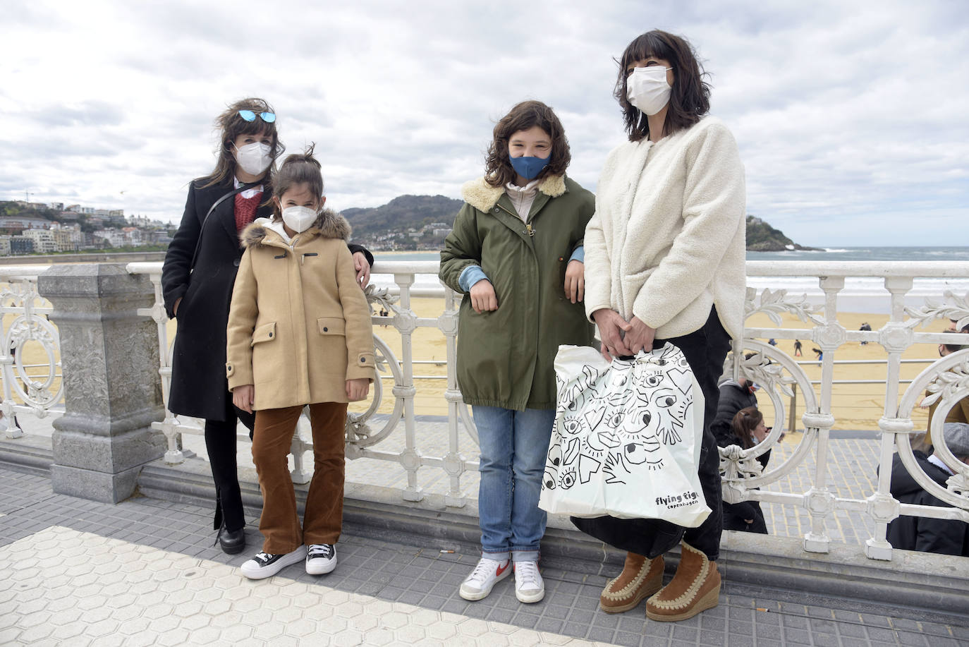 Miles de guipuzcoanos estrenaron este sábado el fin de la limitación con salidas a Bizkaia y Araba, y a segundas residencias