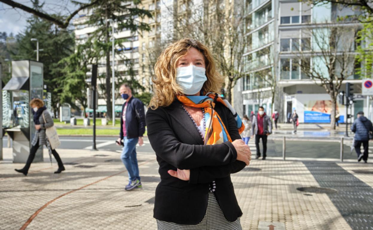 Gotzone Sagardui, consejera de Salud, visitó el viernes la sede del departamento en Donostia 