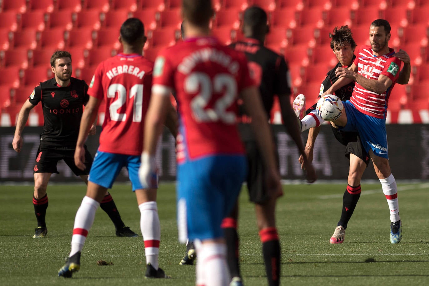 Fotos: Las mejores imágenes del Granada - Real Sociedad