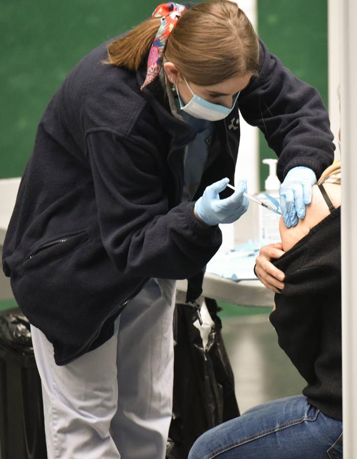 Desde este mediodía las vacunas se suministrarán en este espacio. 