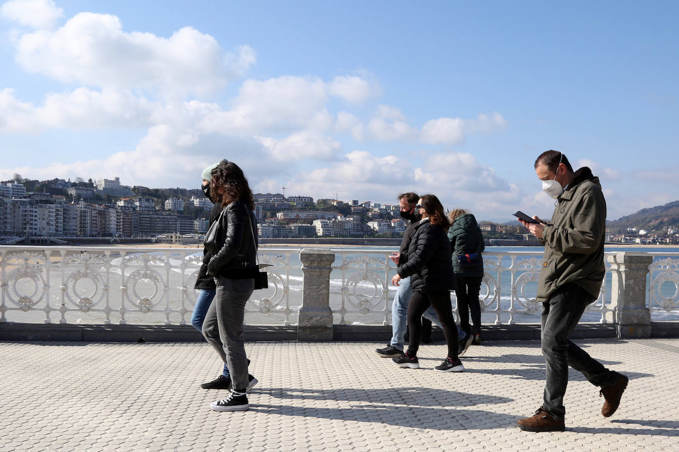 Fotos: Gipuzkoa entra en la primavera dando un portazo a la lluvia