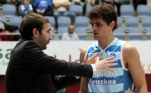 Sito Alonso y Raulzinho Neto en un partido de la temporada 2013/14. 