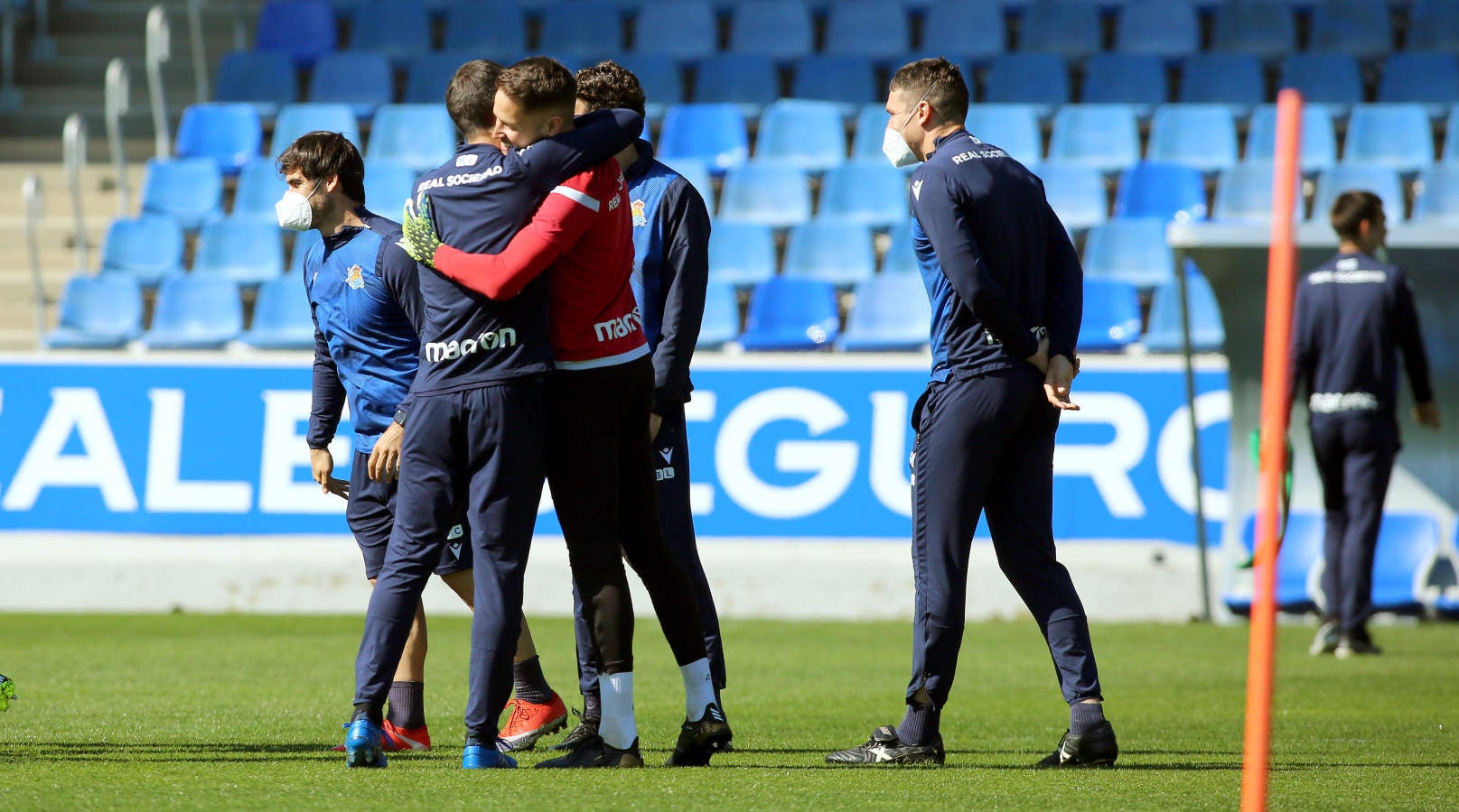 El cuadro txuri-urdin ha retomado este miércoles los entrenamientos tras la abultada derrota del pasado domingo ante el Barcelona.