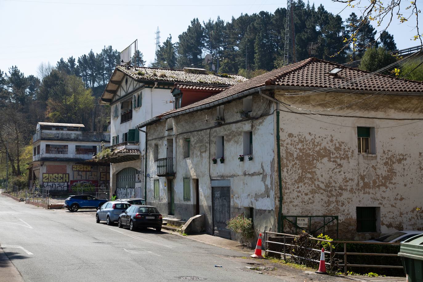 El Pleno del Ayuntamiento de San Sebastián aprobará hoy de forma definitiva el planeamiento urbanístico de El Infierno, una antigua zona industrial degradada al final de la avenida de Tolosa que se va a transformar en un nuevo ámbito residencial con 540 pisos, la mitad de ellos protegidos.