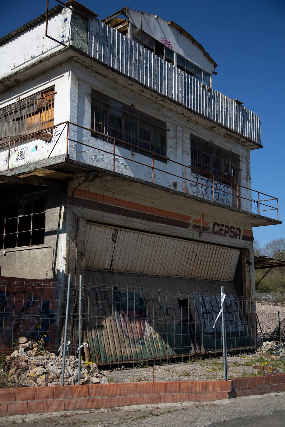 El Pleno del Ayuntamiento de San Sebastián aprobará hoy de forma definitiva el planeamiento urbanístico de El Infierno, una antigua zona industrial degradada al final de la avenida de Tolosa que se va a transformar en un nuevo ámbito residencial con 540 pisos, la mitad de ellos protegidos.