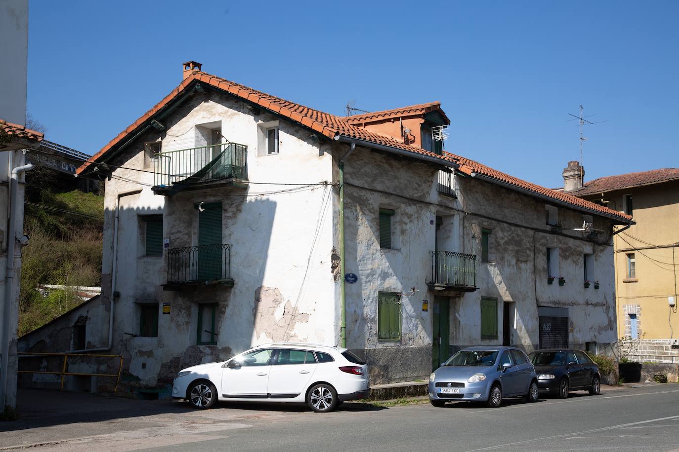 El Pleno del Ayuntamiento de San Sebastián aprobará hoy de forma definitiva el planeamiento urbanístico de El Infierno, una antigua zona industrial degradada al final de la avenida de Tolosa que se va a transformar en un nuevo ámbito residencial con 540 pisos, la mitad de ellos protegidos.