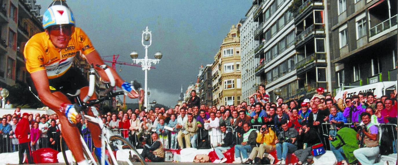 Miguel Indurain, en el prólogo del Tour de 1992 en Donostia. Era 4 de julio y el navarro se impuso ante una multitud.. 