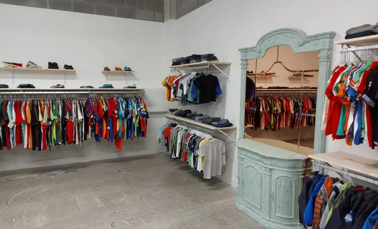 Elkargunea reabre la tienda de segunda mano totalmente renovada y ampliada  | El Diario Vasco