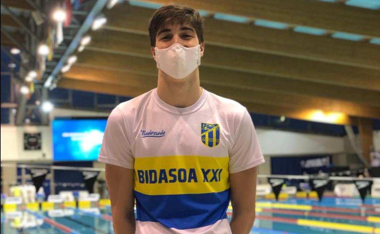 Xabier Aguilar en la piscina de Sabadell donde se celebra el Open de España de natación. 