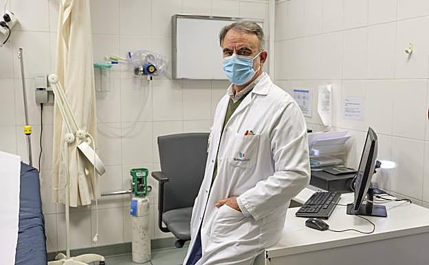 Iñaki, jefe de Urgencias de la Policlínica Gipuzkoa, pide «prudencia» hasta que haya inmunidad de rebaño. 
