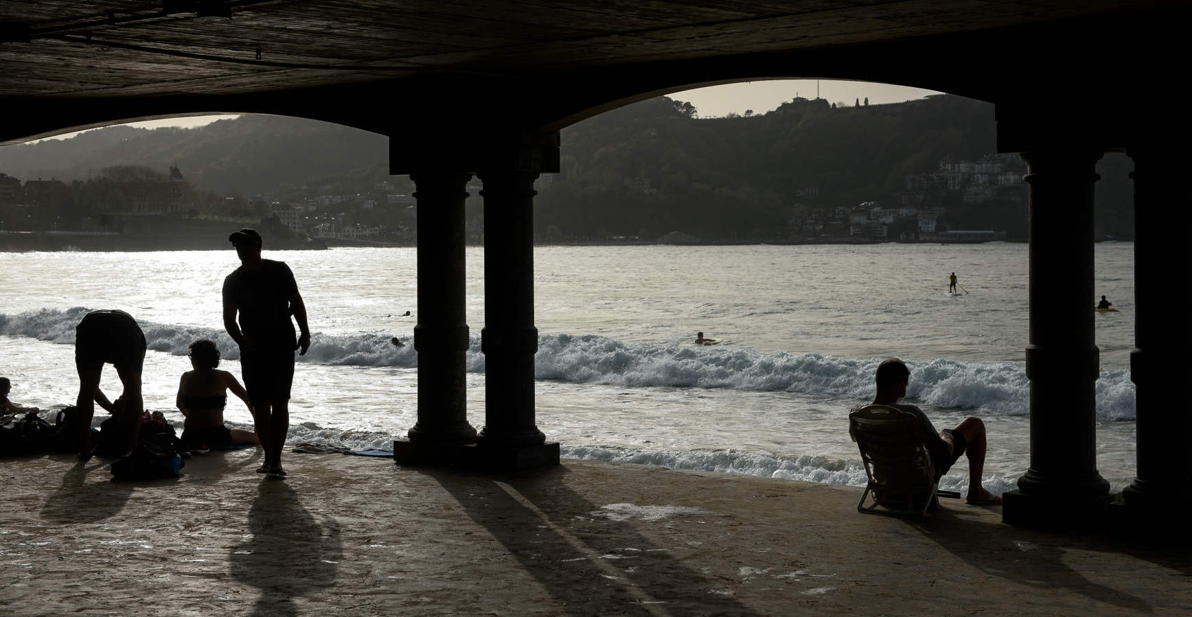 Tras unos días con los termómetros marcando 25 grados, a partir de este jueves un anticiclón bajará las temperaturas y traerá lluvia en la costa
