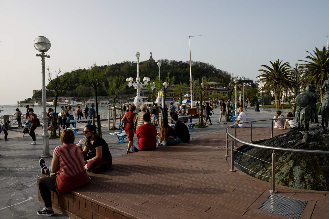 Tras unos días con los termómetros marcando 25 grados, a partir de este jueves un anticiclón bajará las temperaturas y traerá lluvia en la costa