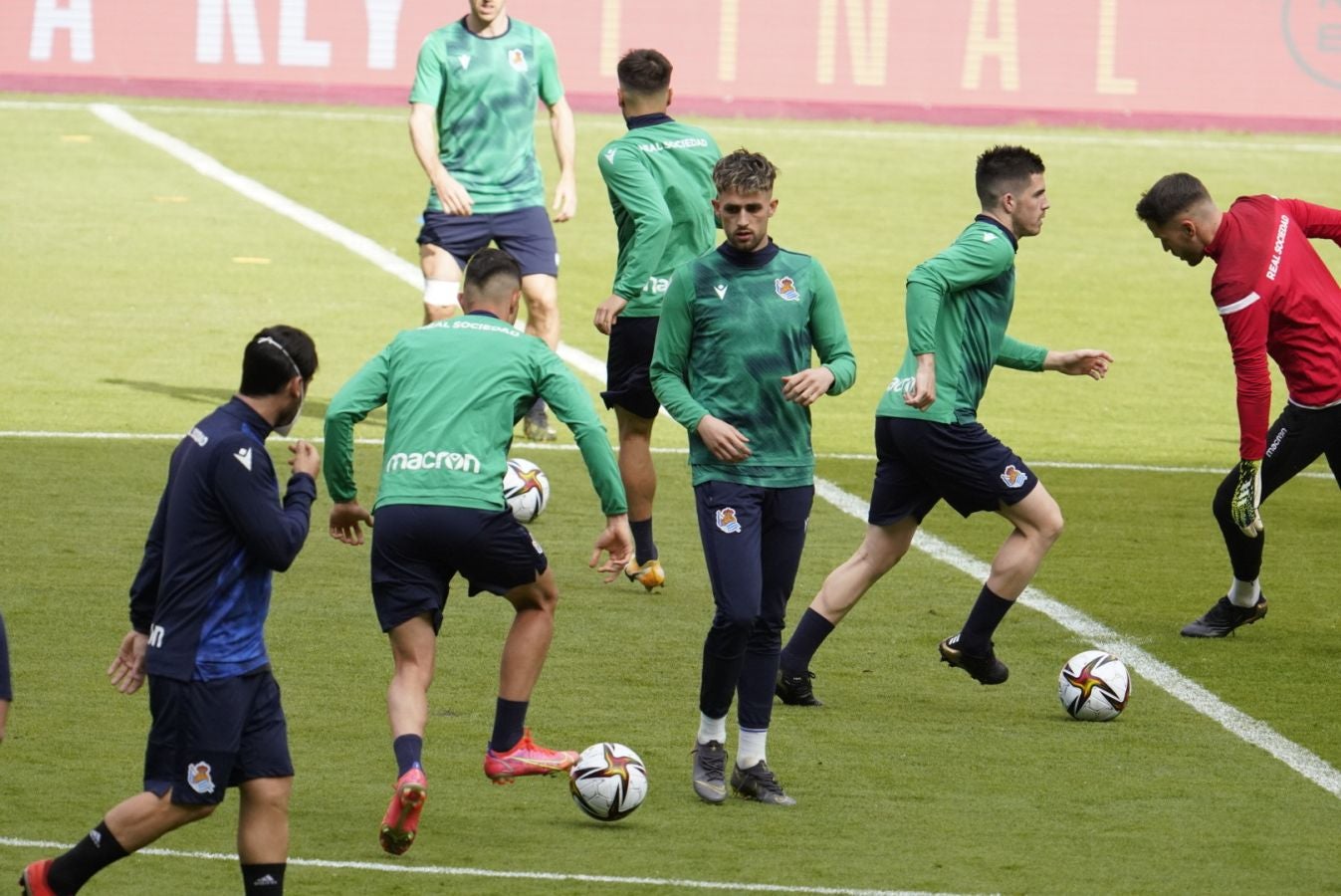 Los jugadores de Imanol Alguacil han tenido una primera toma de contacto con la sede de la final de la Copa del Rey