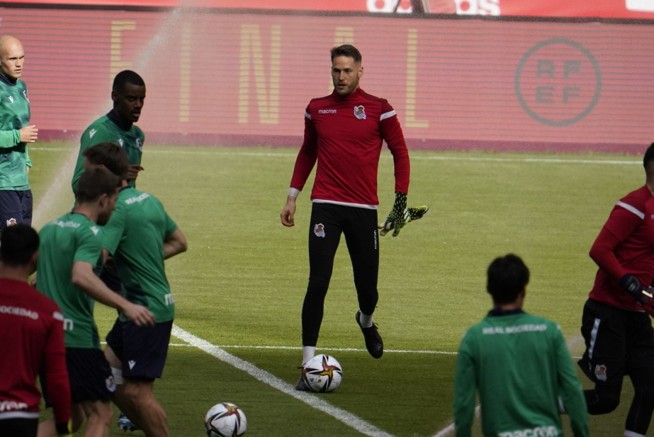 Los jugadores de Imanol Alguacil han tenido una primera toma de contacto con la sede de la final de la Copa del Rey