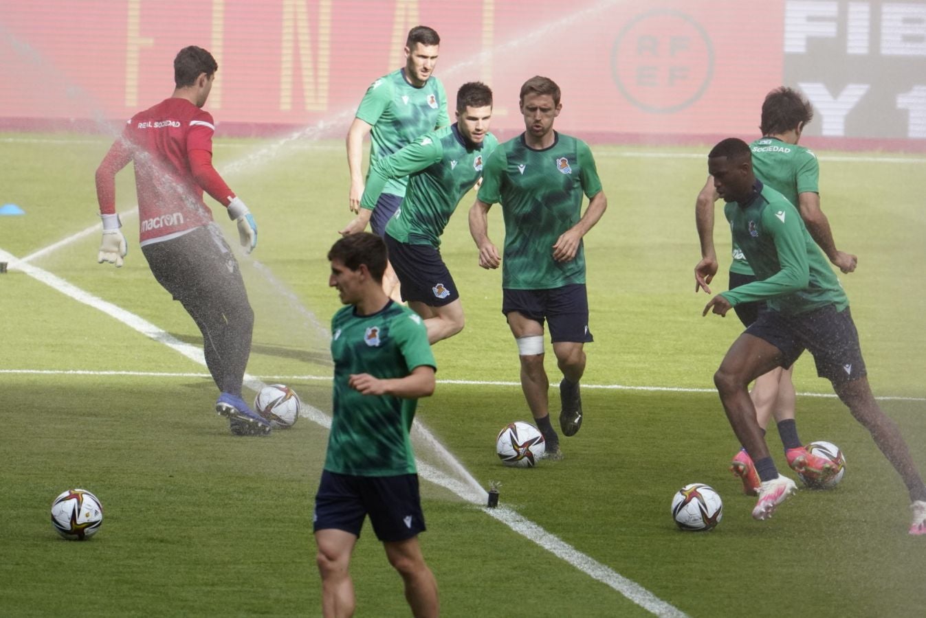 Los jugadores de Imanol Alguacil han tenido una primera toma de contacto con la sede de la final de la Copa del Rey