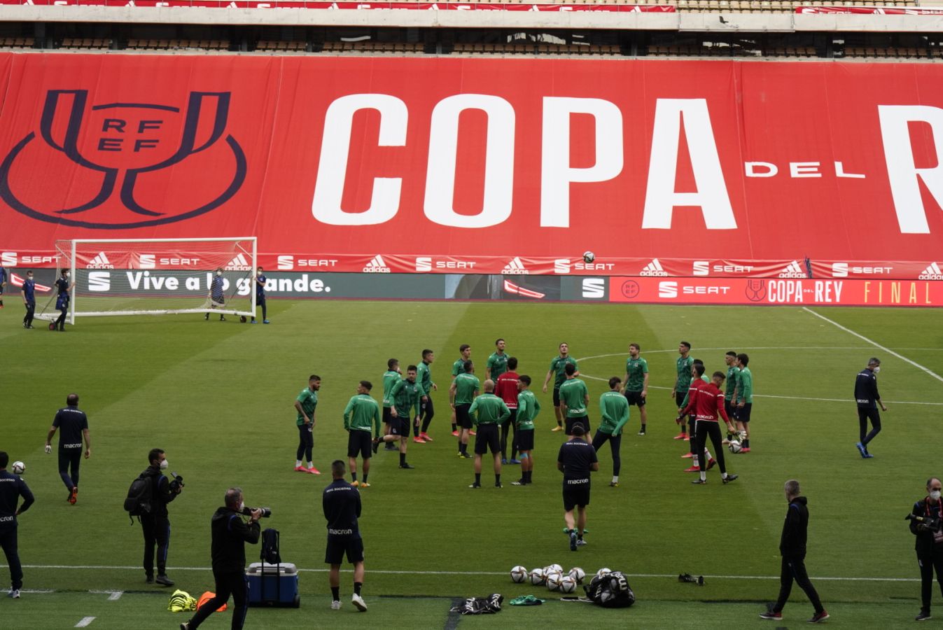 Los jugadores de Imanol Alguacil han tenido una primera toma de contacto con la sede de la final de la Copa del Rey