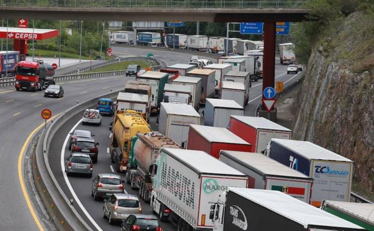 Adiós a aquellas colas en Semana Santa de hasta 21 kilómetros en la AP-8