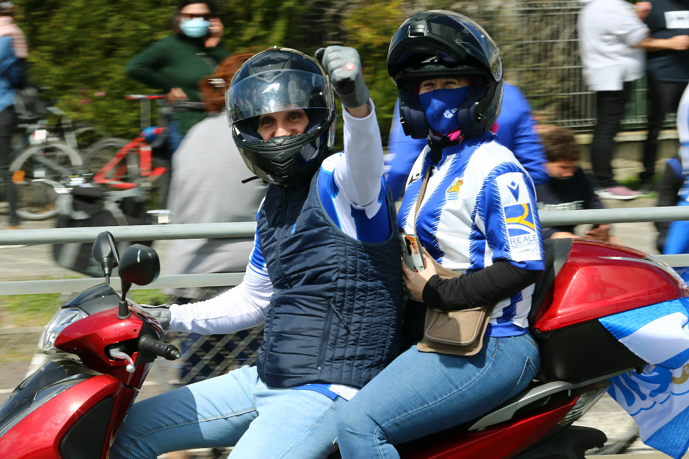 El domingo es txuri-urdin en Donostia.