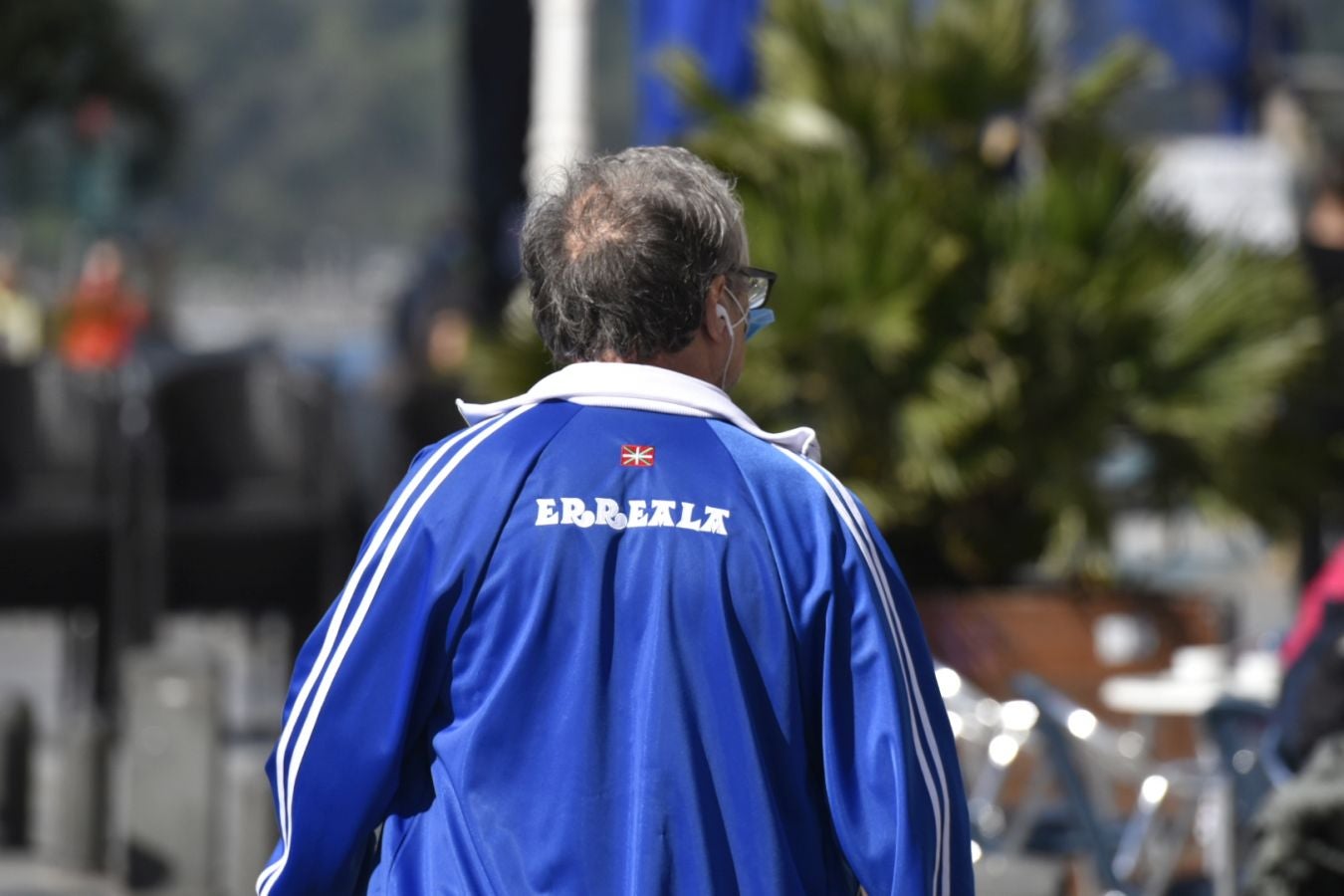 El domingo es txuri-urdin en Donostia.