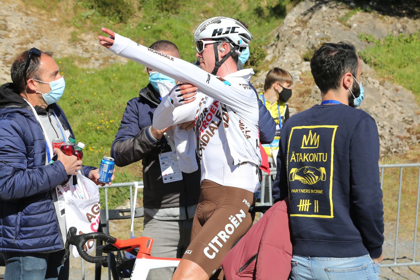 Tadej Pogacar ha sido el vencedor de la tercera etapa de la Itzulia tras la gran subida que ha protagonizado con Roglic
