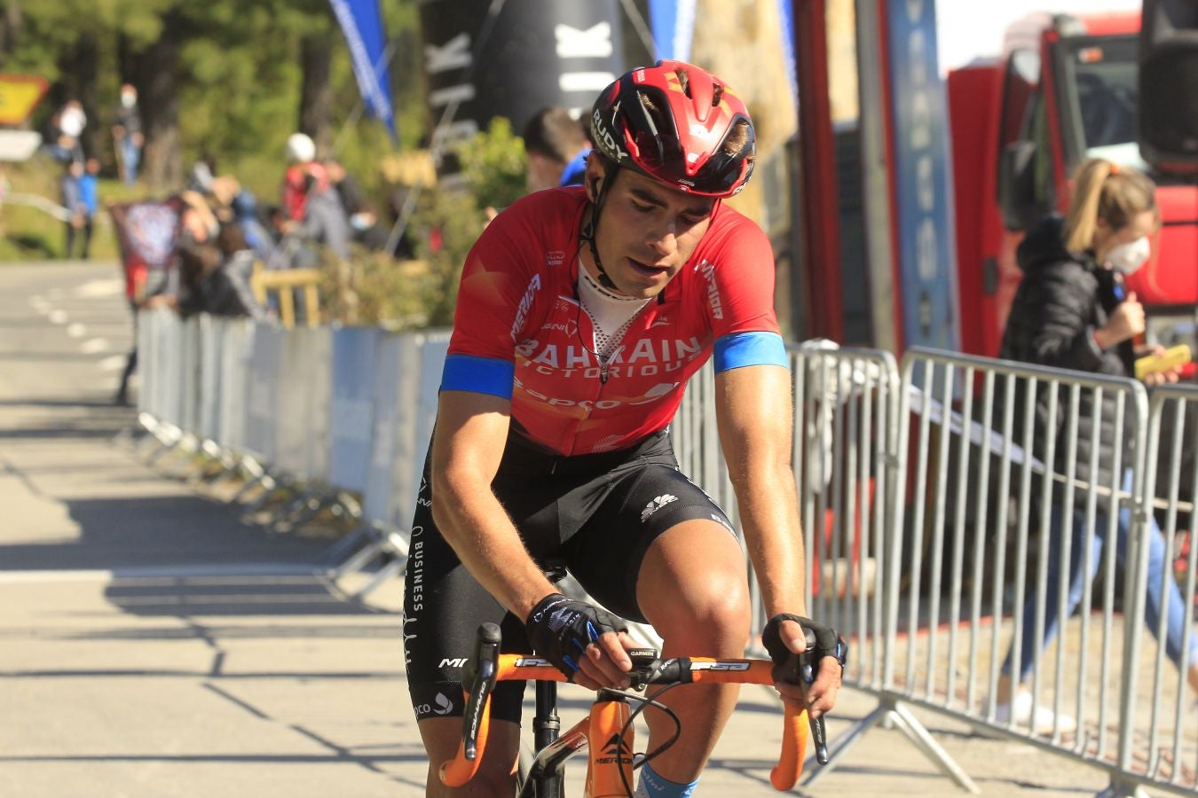 Tadej Pogacar ha sido el vencedor de la tercera etapa de la Itzulia tras la gran subida que ha protagonizado con Roglic