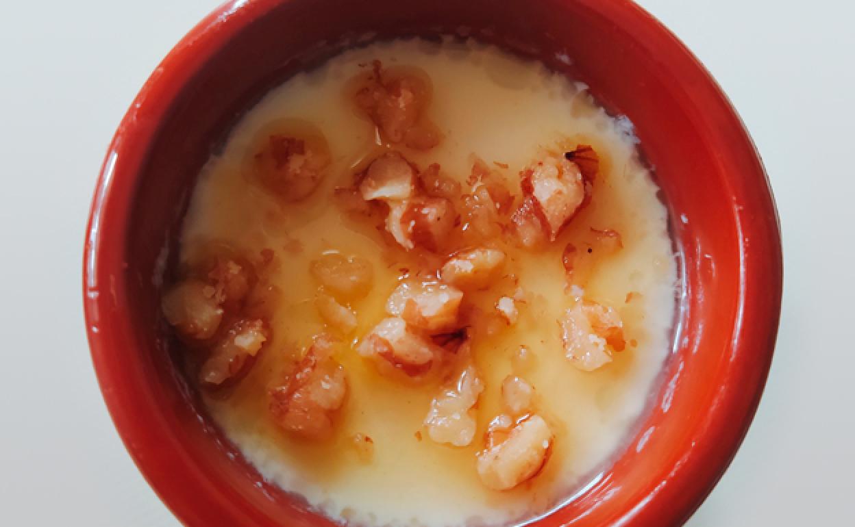 Receta de cuajada de leche de oveja con miel y nueces de Roberto Ruiz