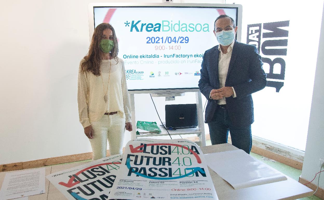 María Serrano y Miguel Ángel Páez, vicepresidenta y presidente de Bidasoa activa, respectivamente, en la presentación de la jornada. 