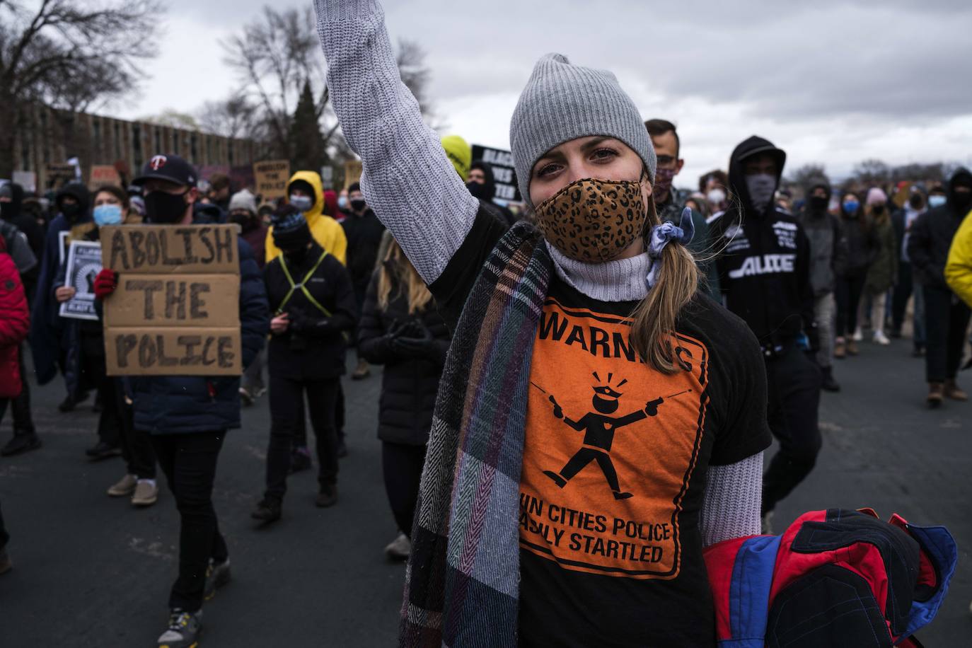 Minnesota moviliza la Guardia Nacional por protestas en Brooklyn Center por la muerte de un hombre negro en incidente con la policía. 