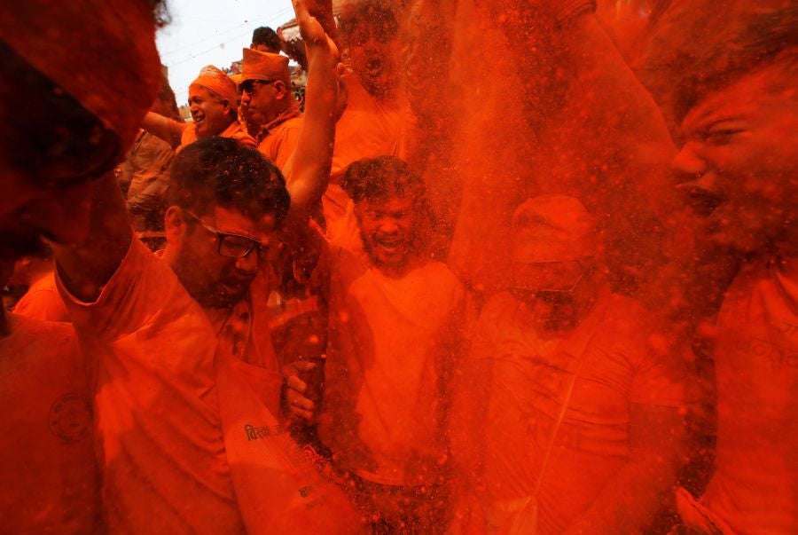 Nepal celebra la llegada de la primavera. 