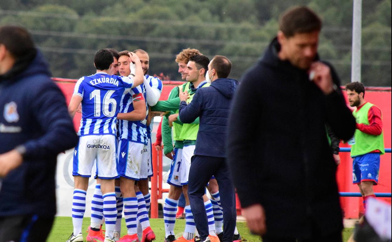 Real Sociedad B: Xabi Alonso, con la pizarra de Guardiola