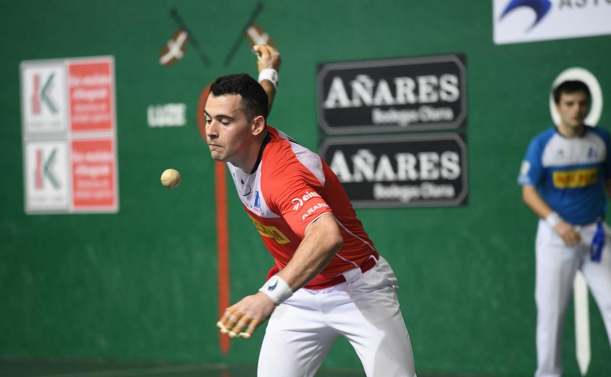 Erik Jaka cambiará de camiseta a partir del 1 de mayo. 