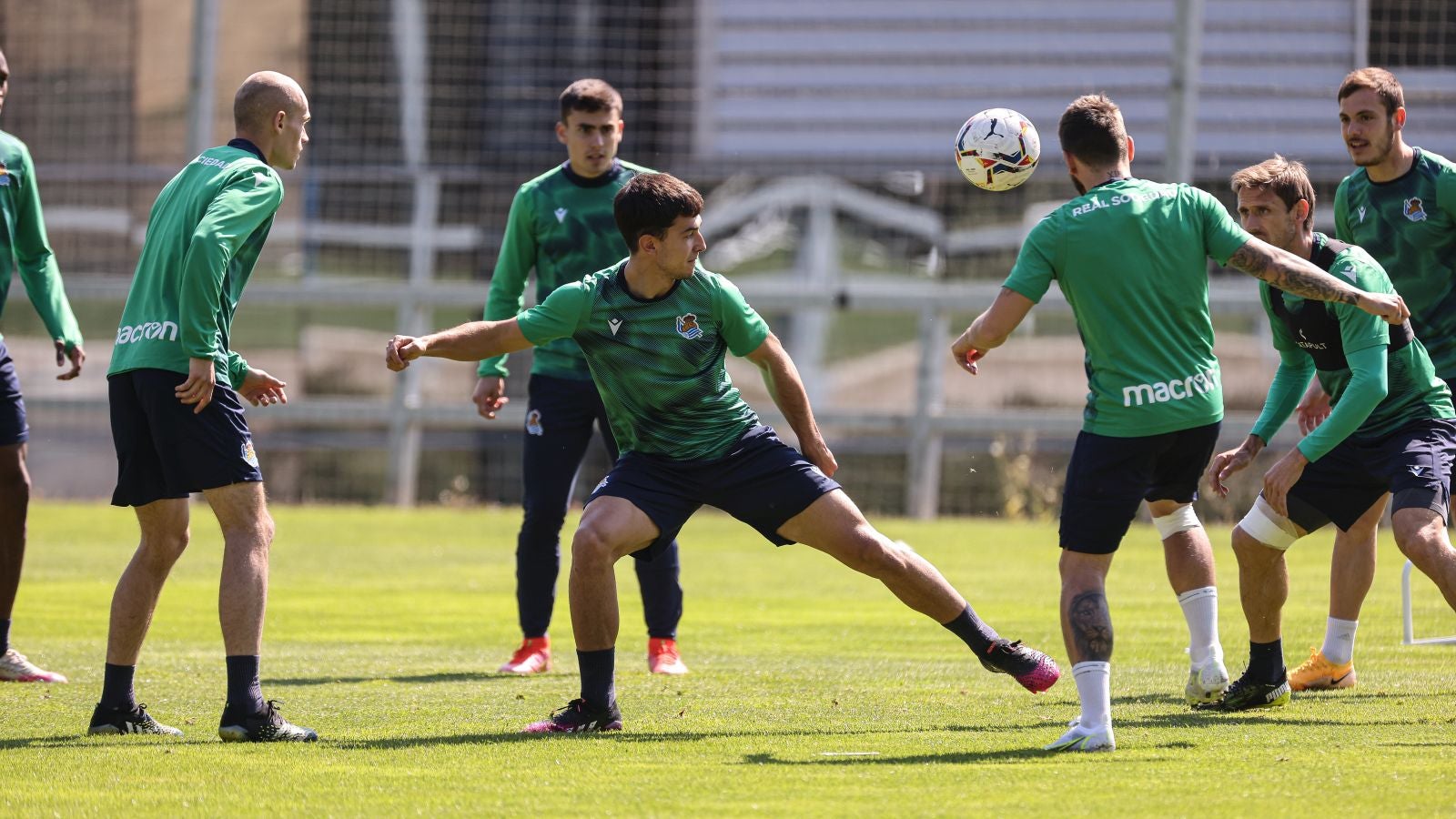La plantilla ha realizado su último entrenamiento antes de medirse al conjunto vigués este jueves. Imanol no podrá contar con los lesionados Zaldua, Aihen y Merquelanz, además de Merino, Silva, Illarramendi, Sangalli y Moyá