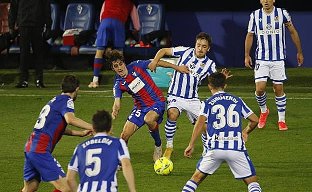 La Real Sociedad, juez por la Liga y el descenso en el final de temporada