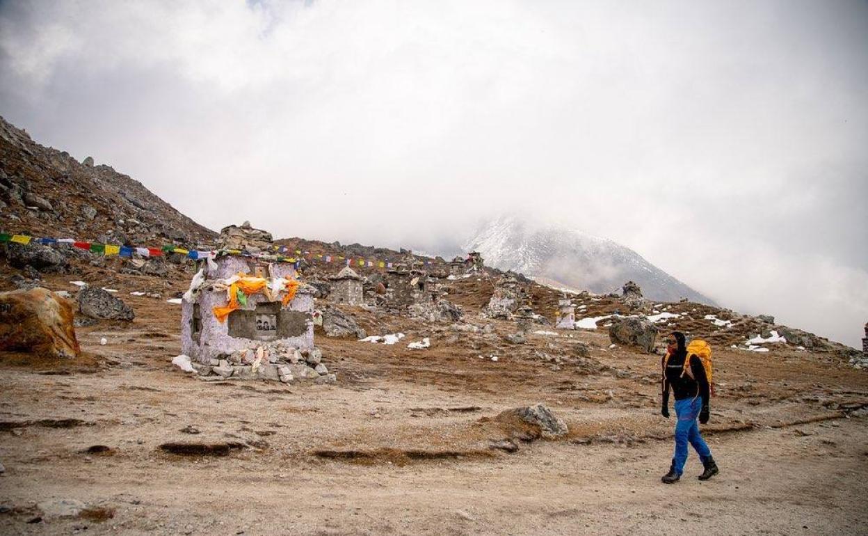 Alex Txikon continúa con su ascenso al Everest