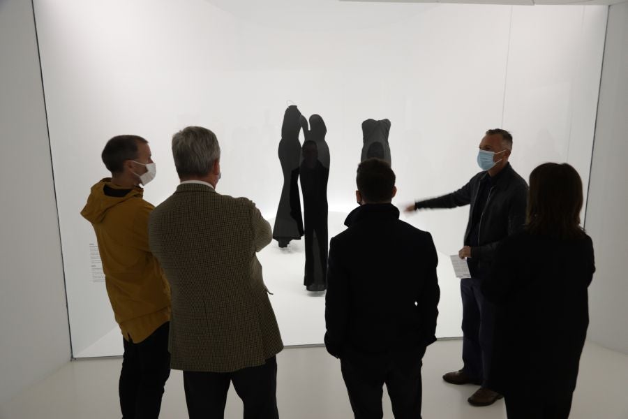 Creaciones de Alaïa y Balenciaga, nueva exposición en el museo de Getaria. 