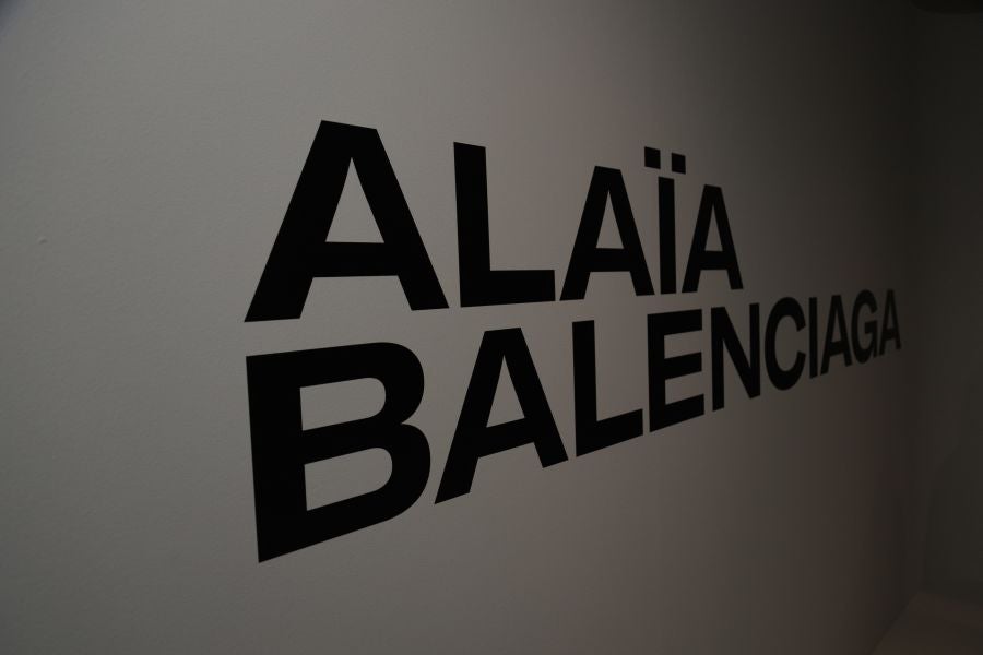 Creaciones de Alaïa y Balenciaga, nueva exposición en el museo de Getaria. 